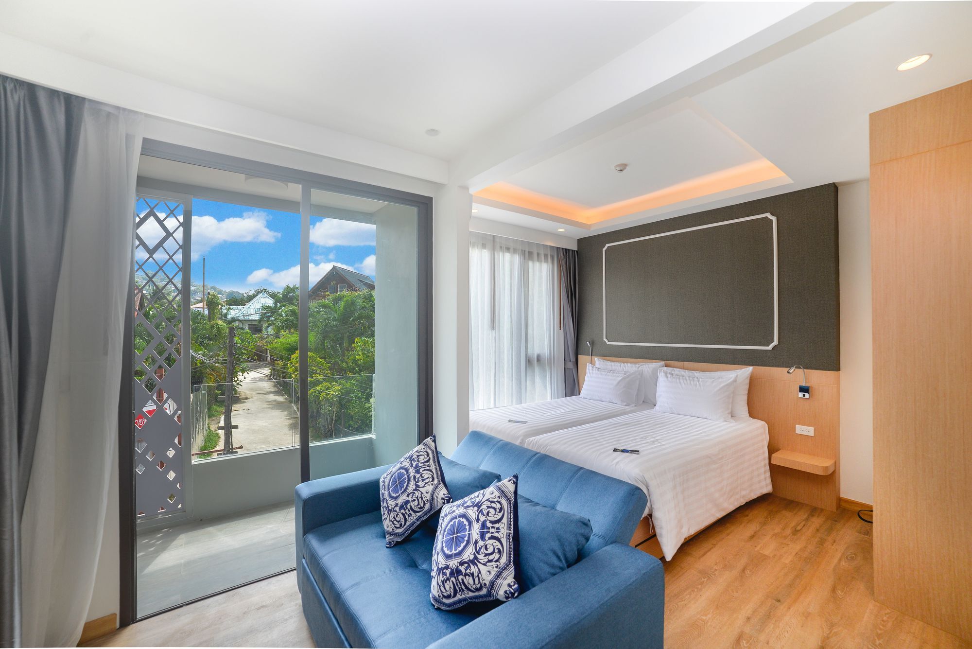The Aristo Beach By Holy Cow 212 Phuket Extérieur photo
