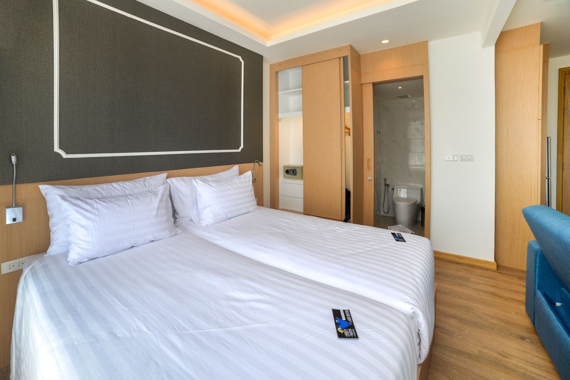 The Aristo Beach By Holy Cow 212 Phuket Extérieur photo